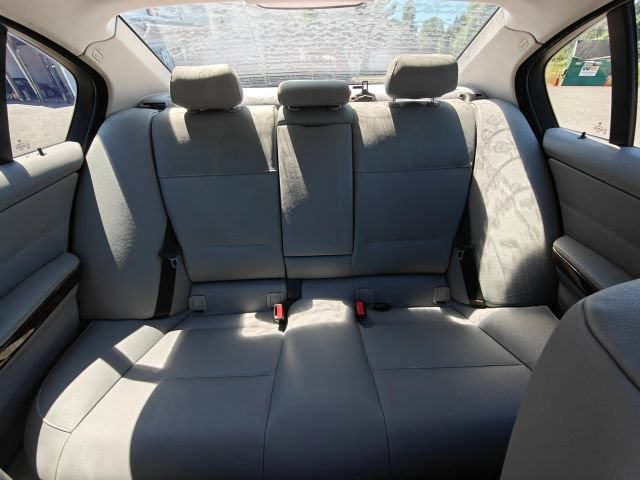 Used 2006 BMW 325i Sedan RWD image 43