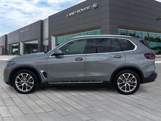 Used 2024 BMW X5 xDrive50e image 2