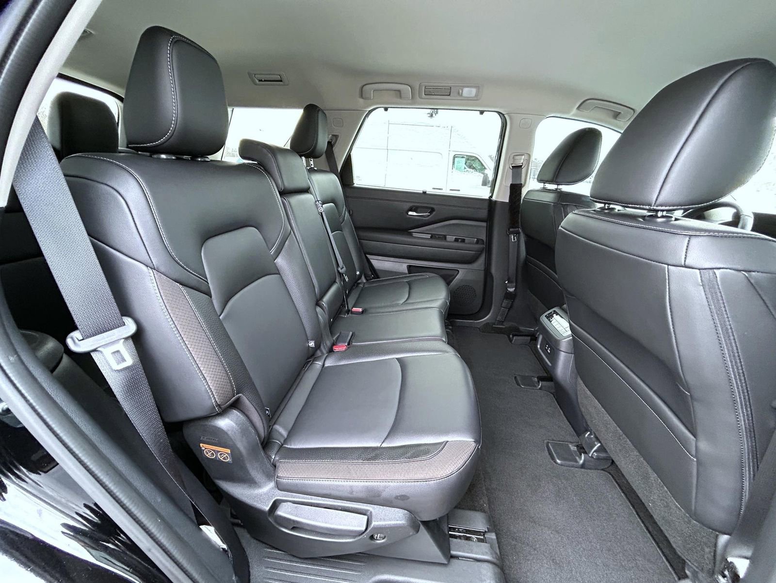 Used 2024 Nissan Pathfinder SL image 18