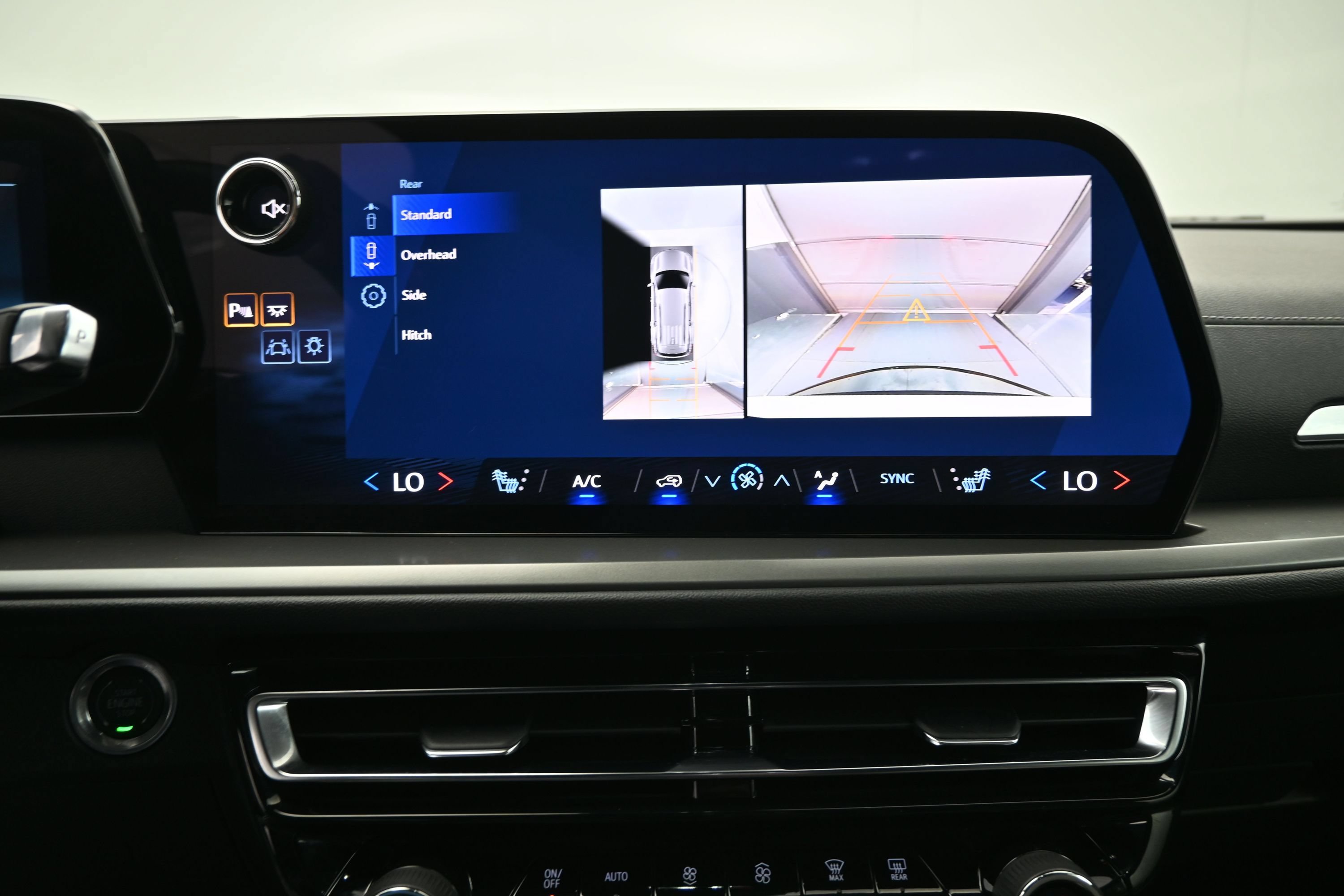 Used 2026 Chevrolet Traverse LT w/ Driver Confidence Package FWD image 19
