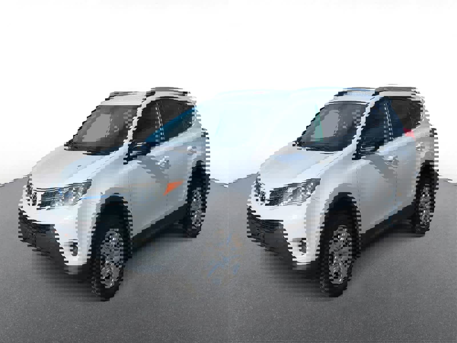 Used 2015 Toyota RAV4 LE image 4