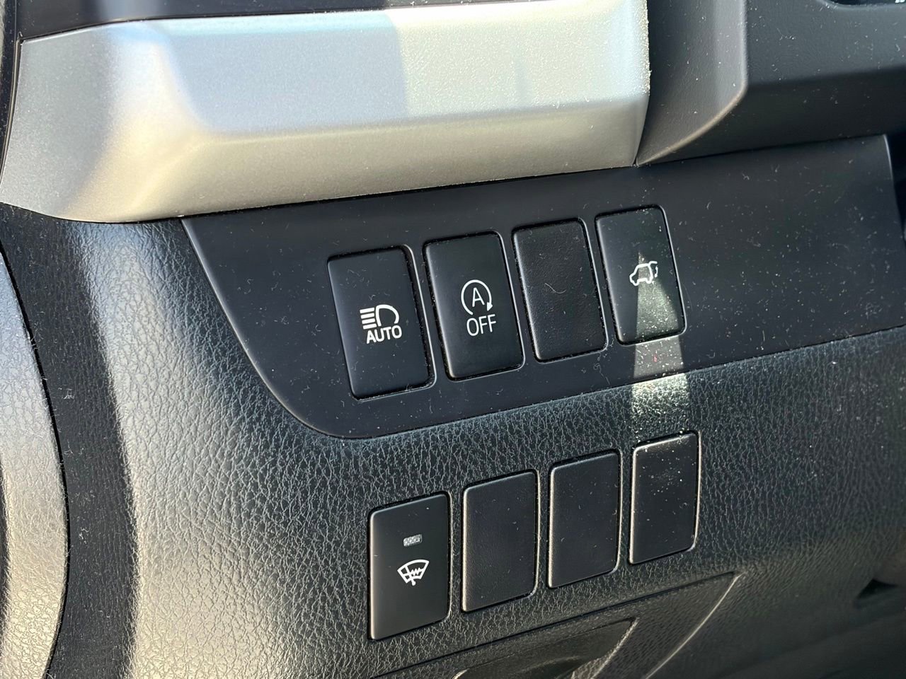 Used 2017 Toyota Highlander SE AWD/4WD image 7