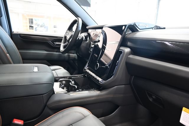 New 2026 GMC Yukon XL AT4 w/ AT4 Premium Plus Package AWD/4WD image 16