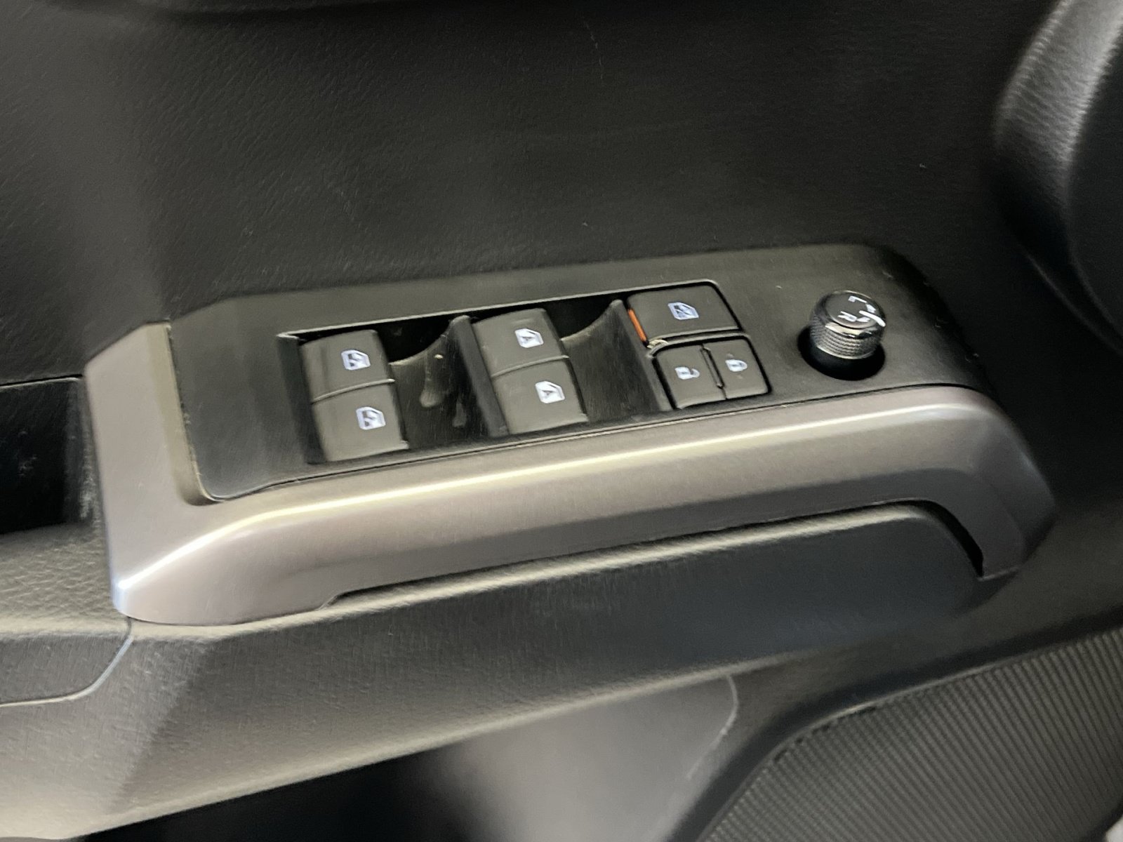 Used 2023 Toyota Tacoma SR5 AWD/4WD image 14
