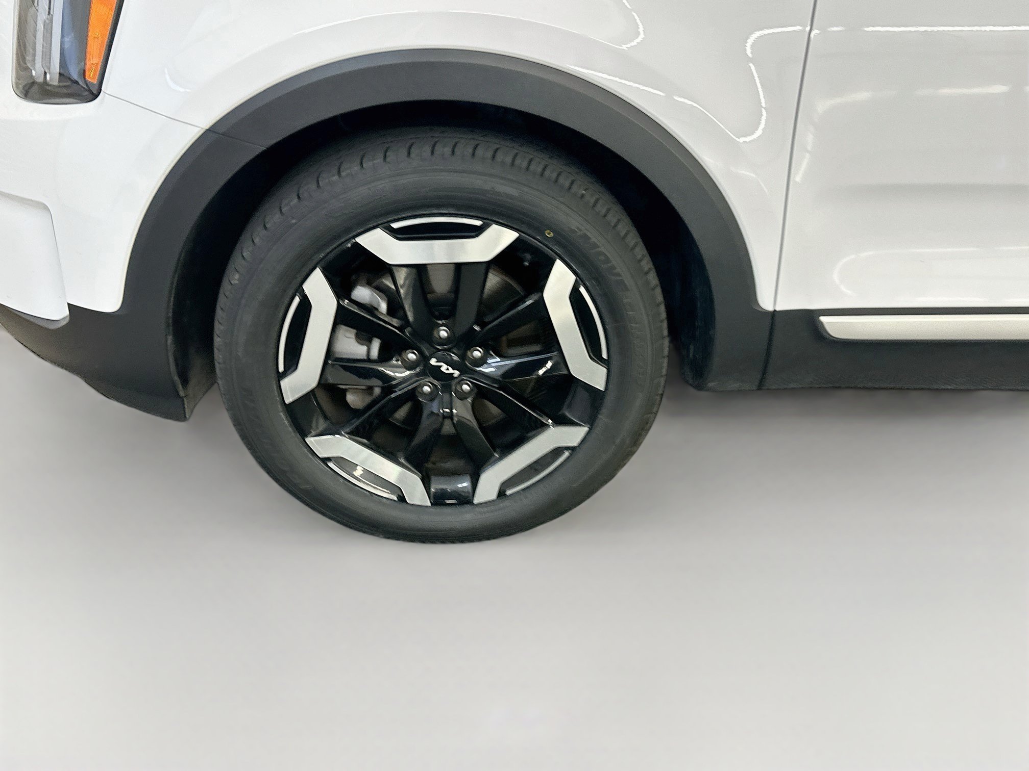 Used 2025 Kia Telluride S AWD/4WD image 11