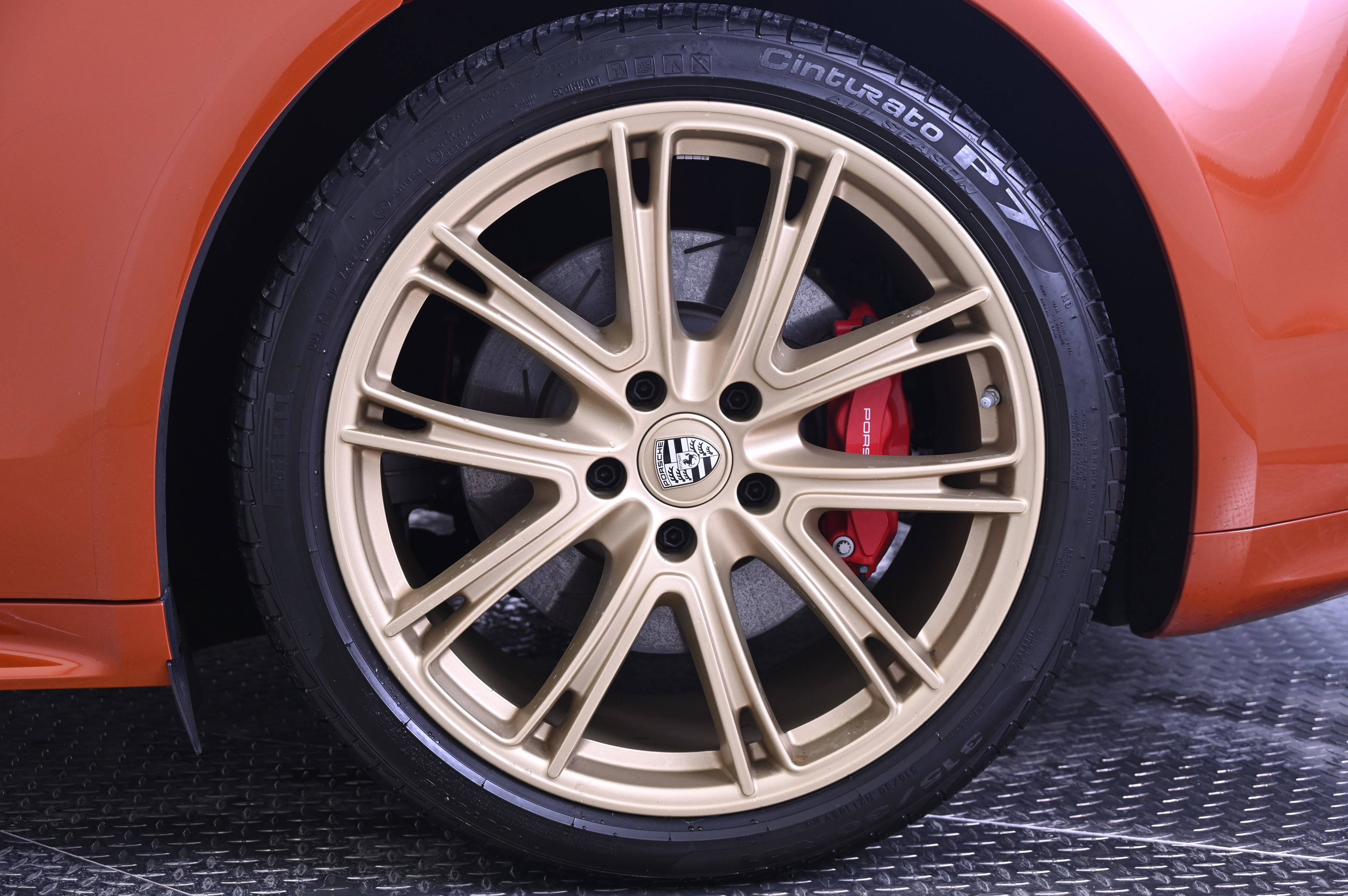 Used 2023 Porsche Panamera GTS image 12