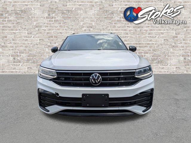 Certified 2023 Volkswagen Tiguan SE R-Line FWD image 9