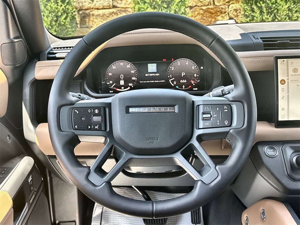 Used 2025 Land Rover Defender 110 X-Dynamic SE image 21