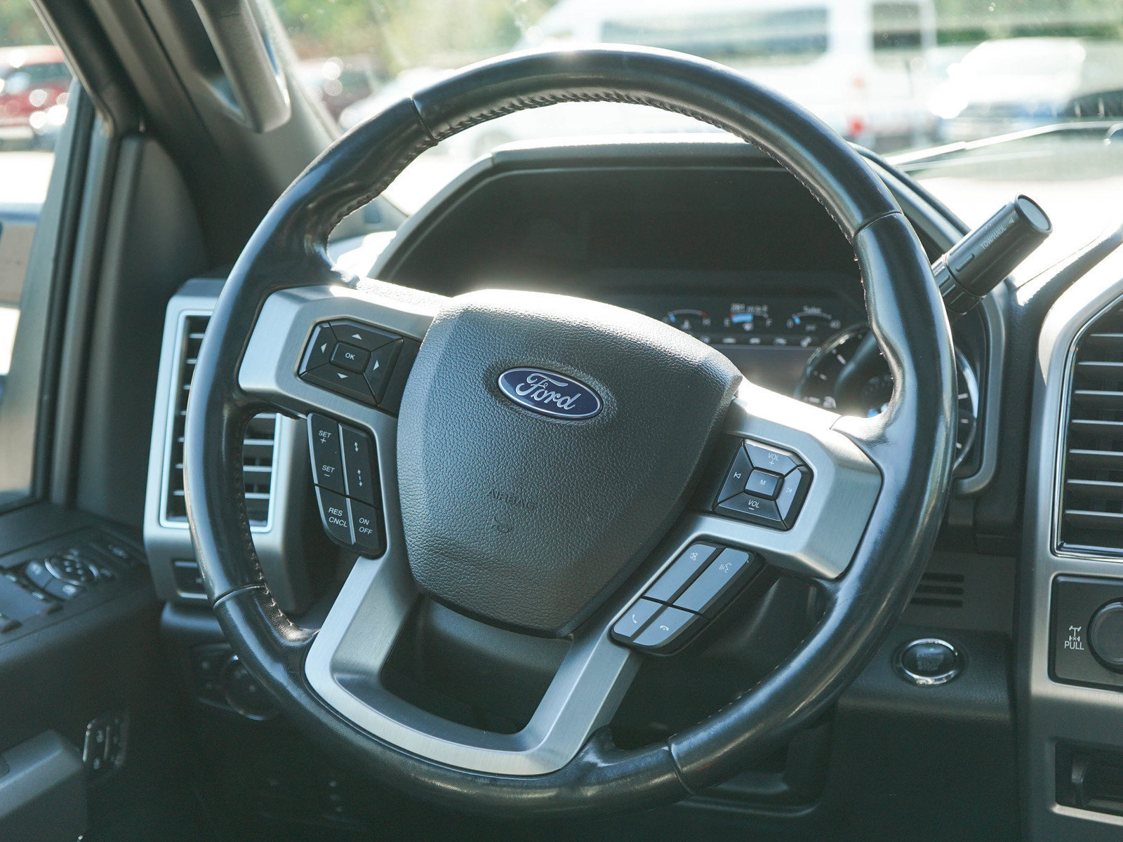 Used 2019 Ford F350 Platinum w/ Platinum Ultimate Package AWD/4WD image 16