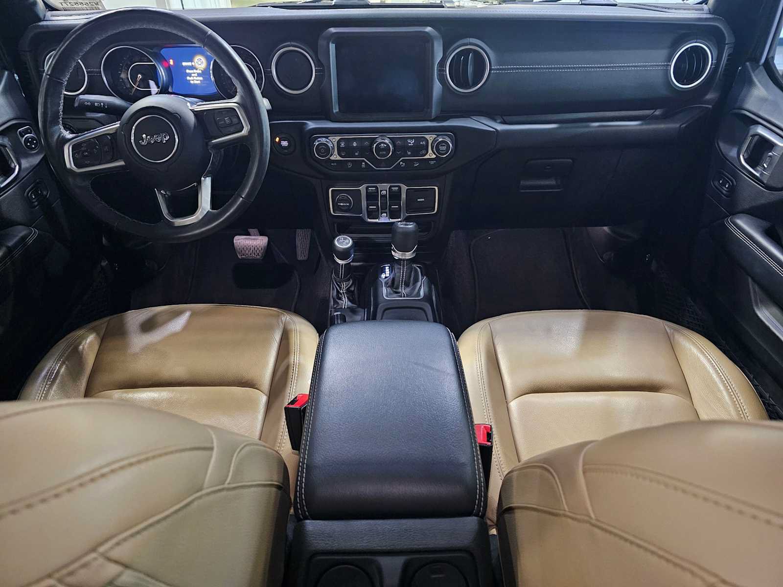 Used 2018 Jeep Wrangler Unlimited Sahara AWD/4WD image 18