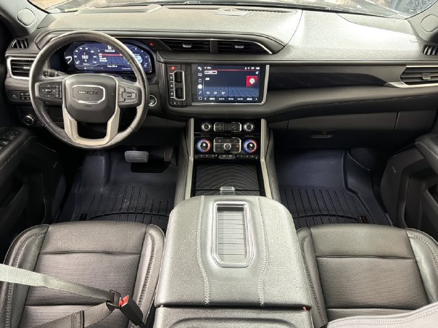 Used 2022 GMC Yukon Denali RWD image 3