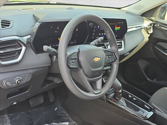 Used 2024 Chevrolet TrailBlazer LT AWD/4WD image 9