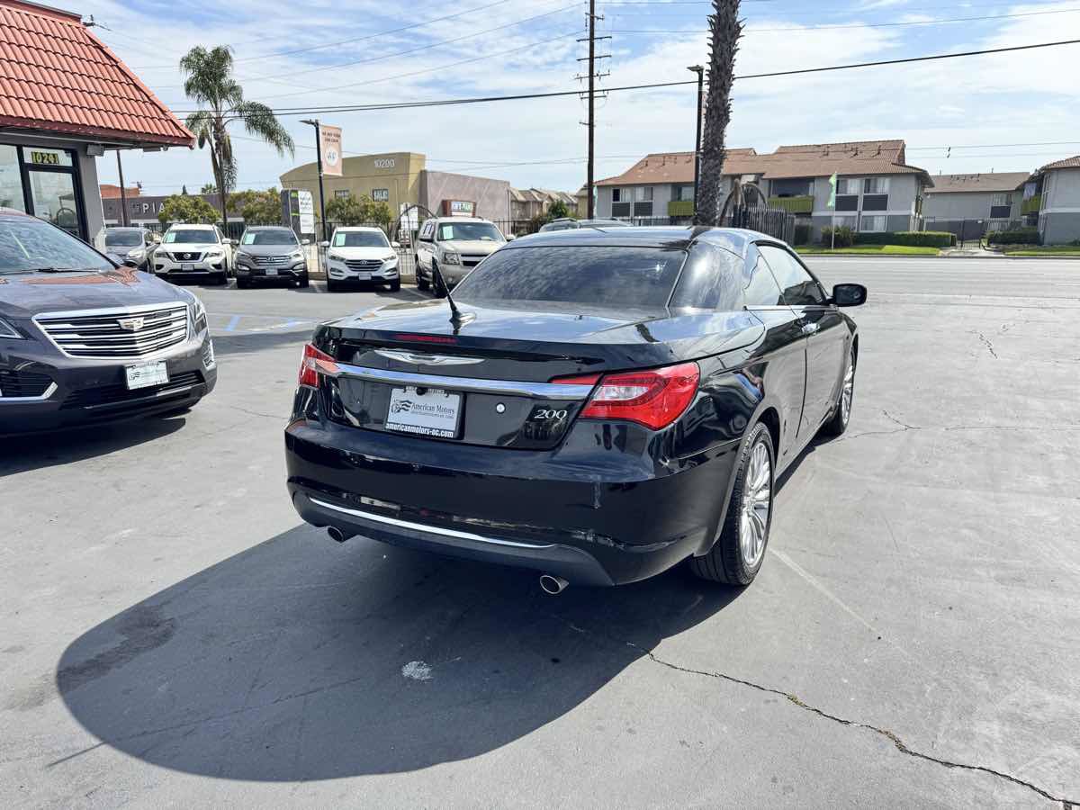 Used 2013 Chrysler 200 Limited FWD image 11