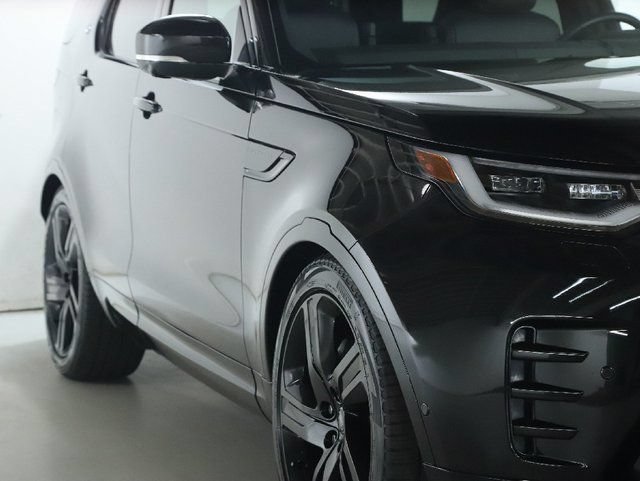 Used 2025 Land Rover Discovery Dynamic SE AWD/4WD image 12