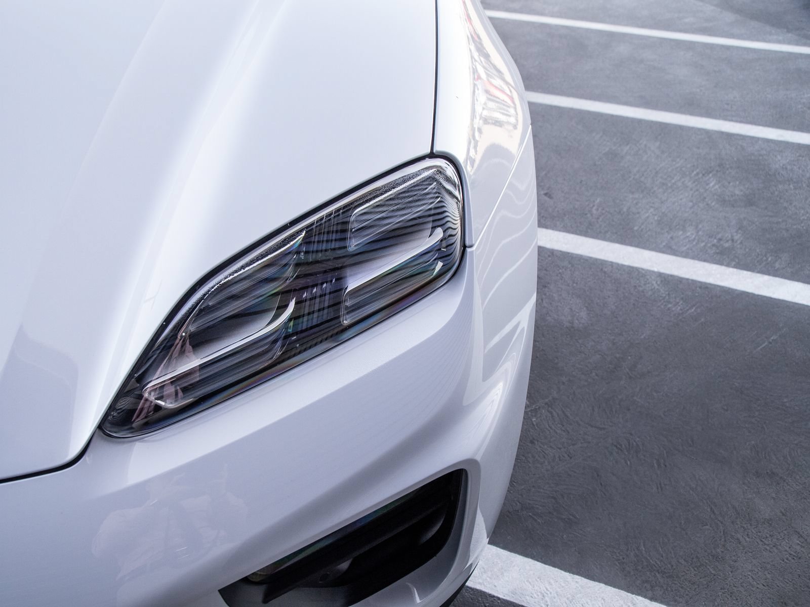 Certified 2025 Porsche Macan Electric RWD image 6