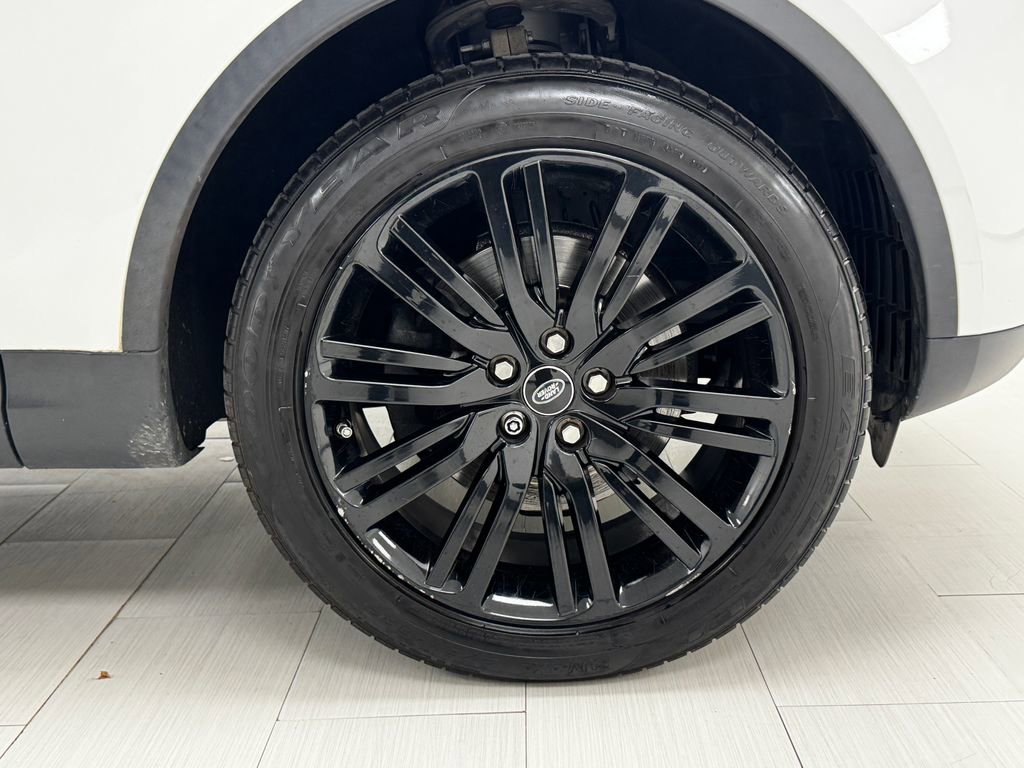 Used 2017 Land Rover Discovery HSE image 43