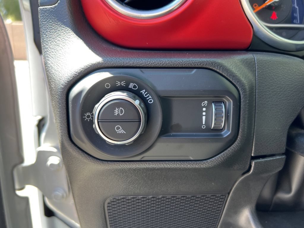 Used 2023 Jeep Gladiator Rubicon w/ LED Lighting Group AWD/4WD image 11