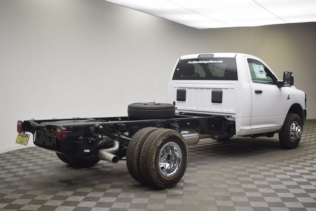 New 2026 RAM 3500 Tradesman w/ Chrome Appearance Group A AWD/4WD image 5