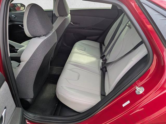 Used 2023 Hyundai Elantra Limited FWD image 17