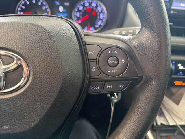 Used 2020 Toyota RAV4 LE FWD image 18