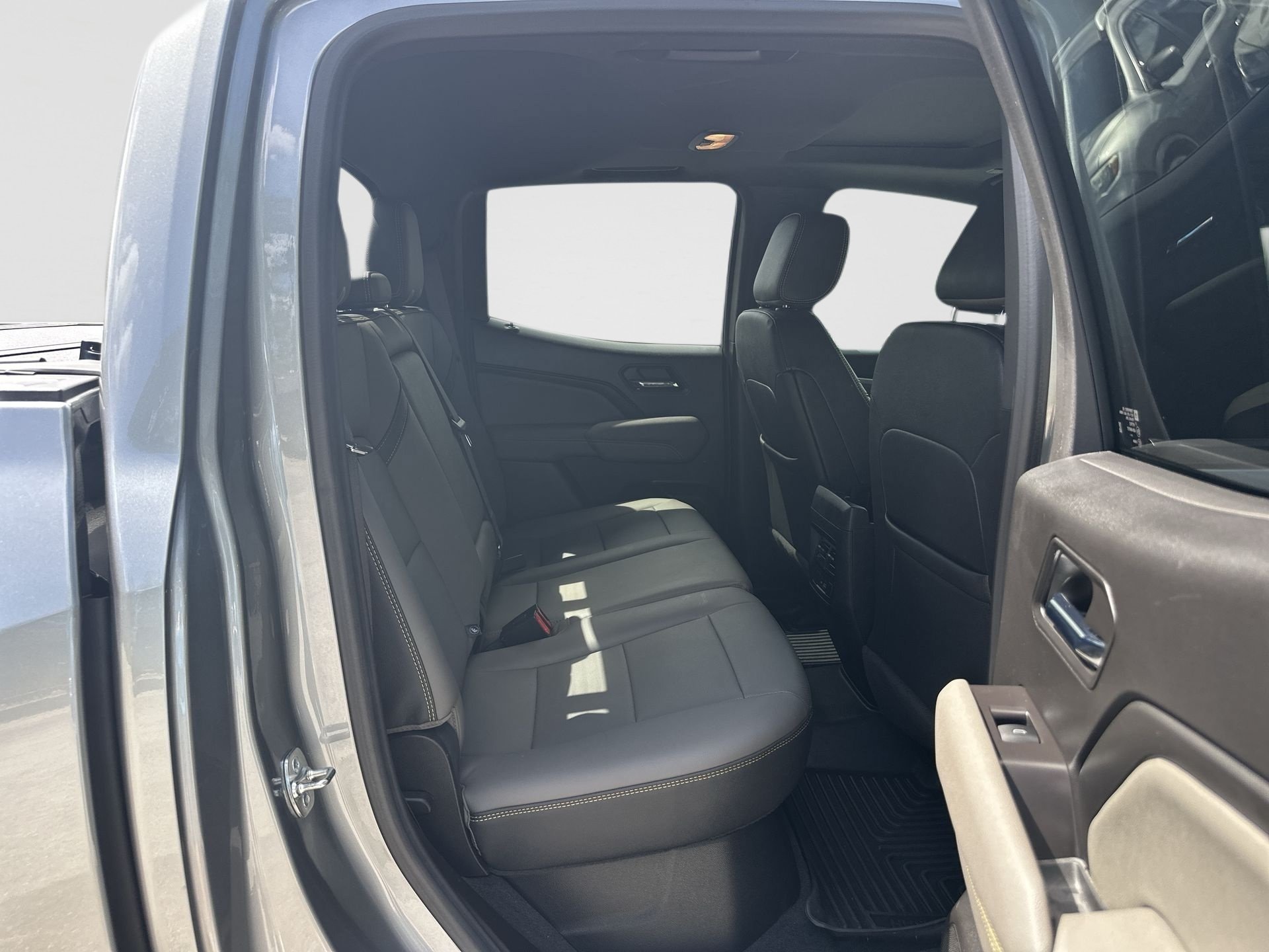 Certified 2024 Chevrolet Colorado ZR2 w/ ZR2 Convenience Package III AWD/4WD image 27
