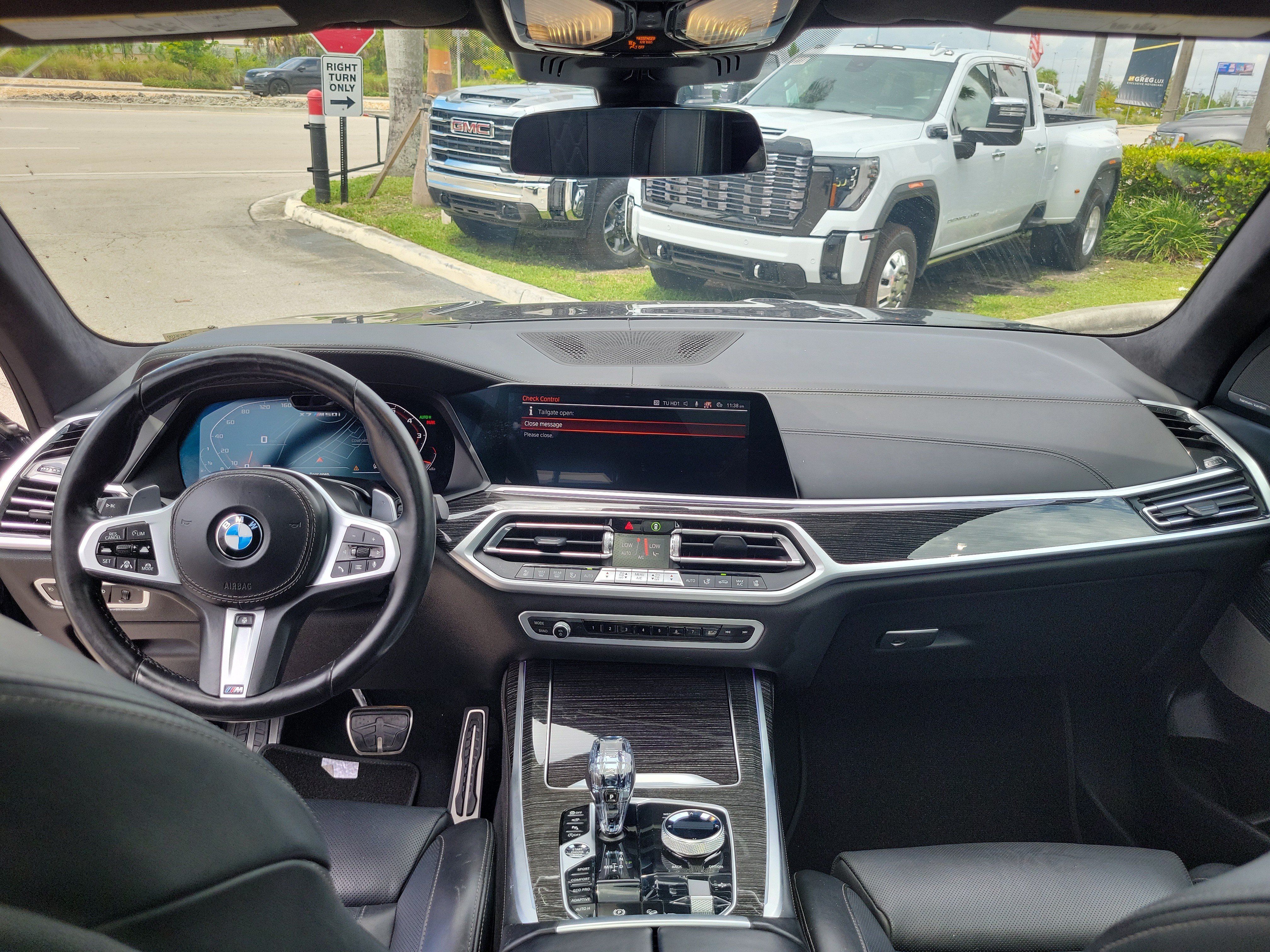Used 2022 BMW X7 M50i w/ Dynamic Handling Package AWD/4WD image 20