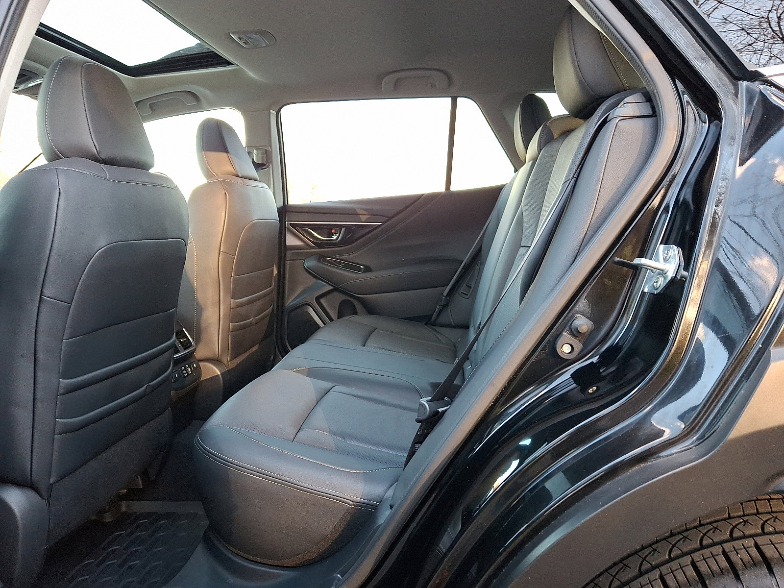 Certified 2025 Subaru Outback Limited image 39