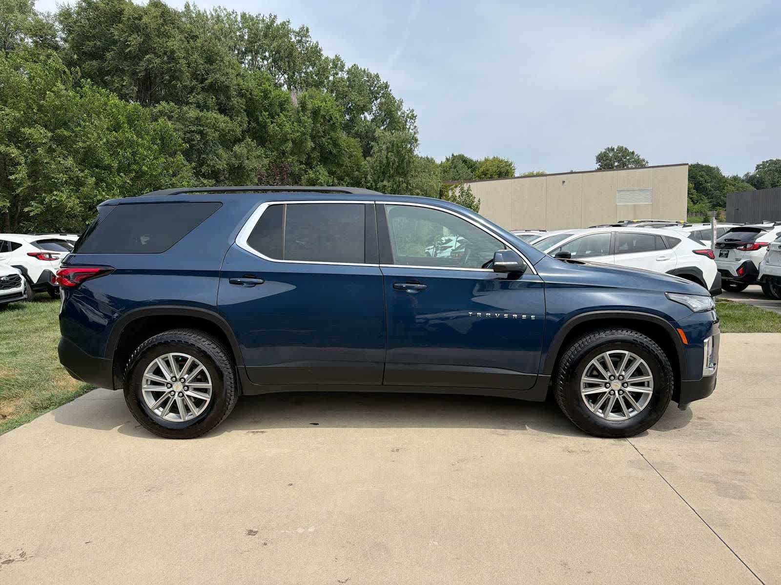 Used 2023 Chevrolet Traverse LT AWD/4WD image 7