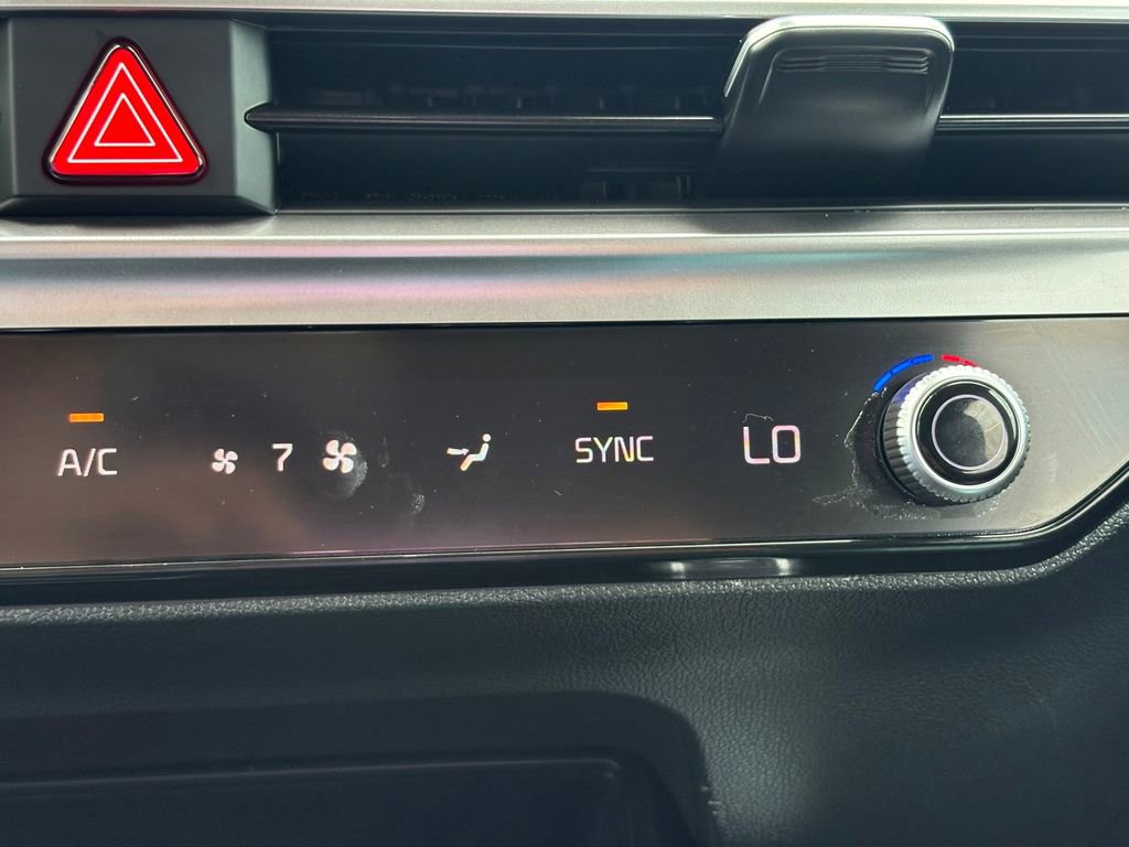 Certified 2025 Kia Sorento S w/ Panoramic Sunroof Package FWD image 28