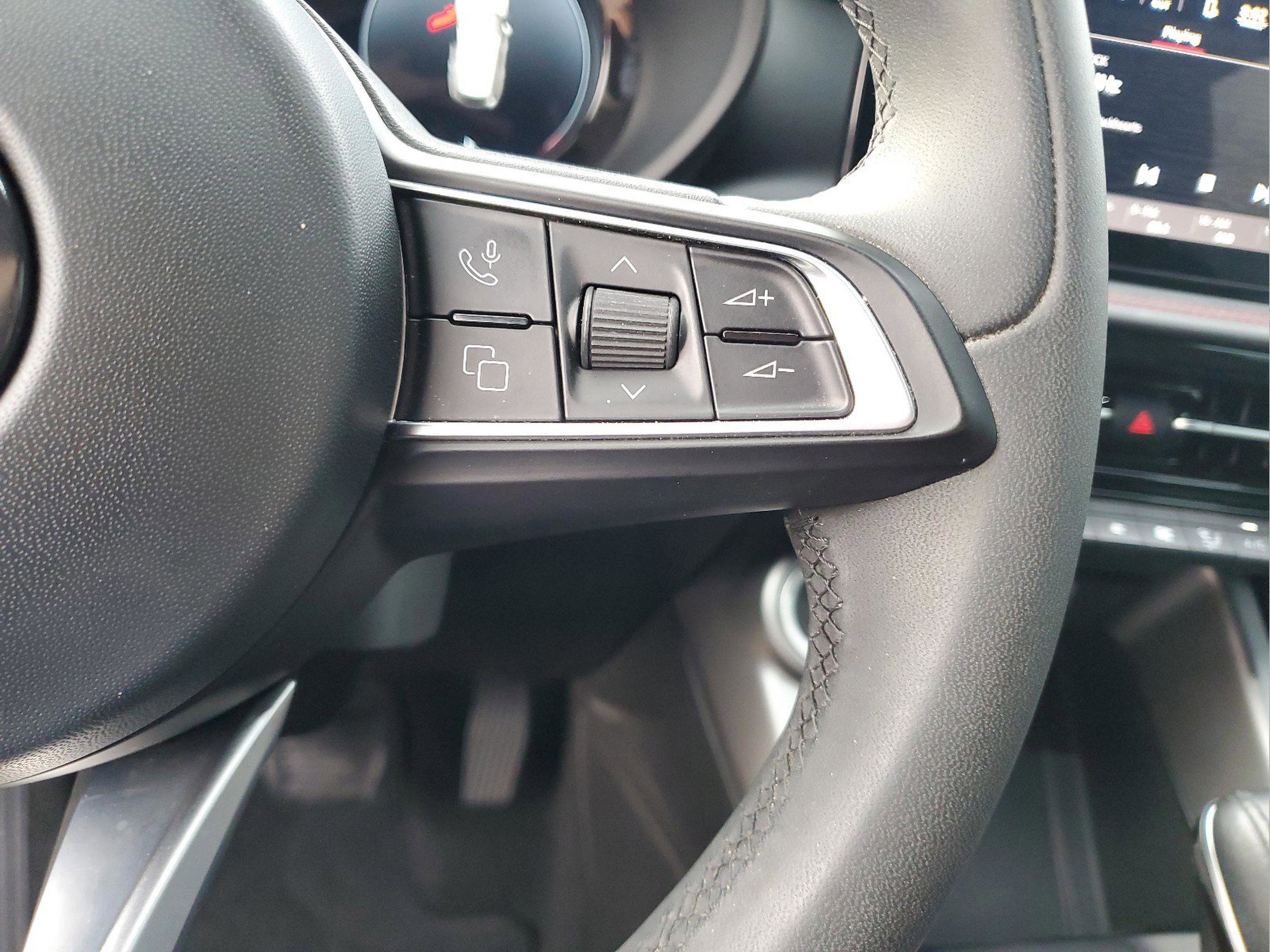 Used 2023 Dodge Hornet GT w/ GT Blacktop Package image 25