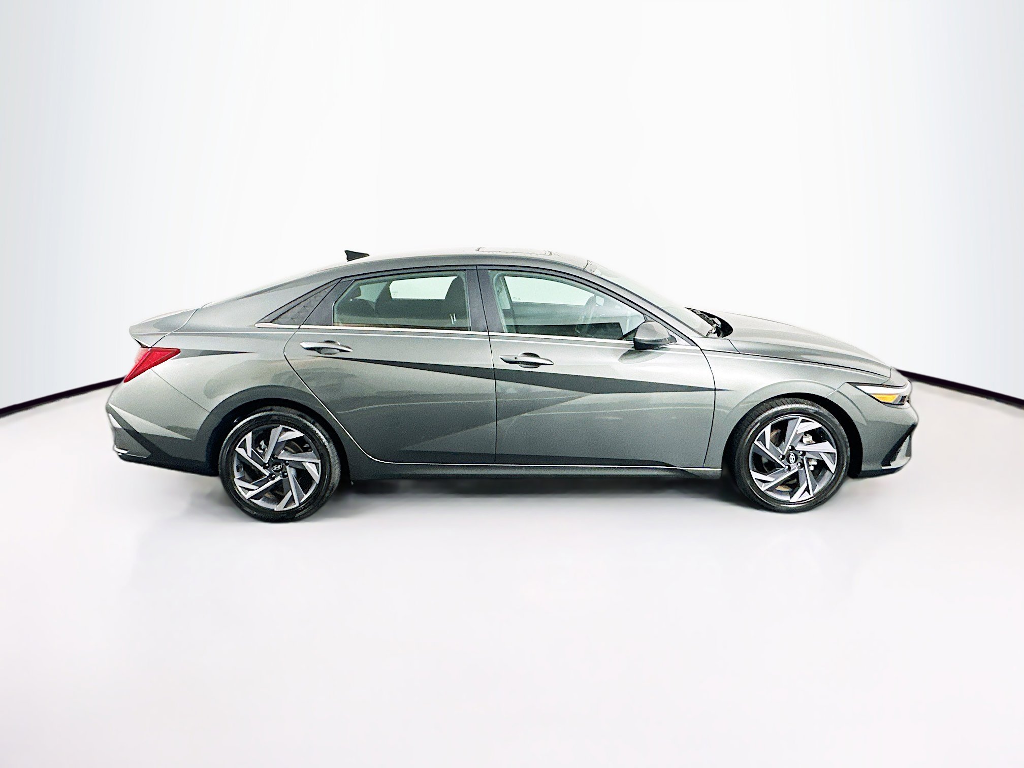 Used 2025 Hyundai Elantra SEL image 10