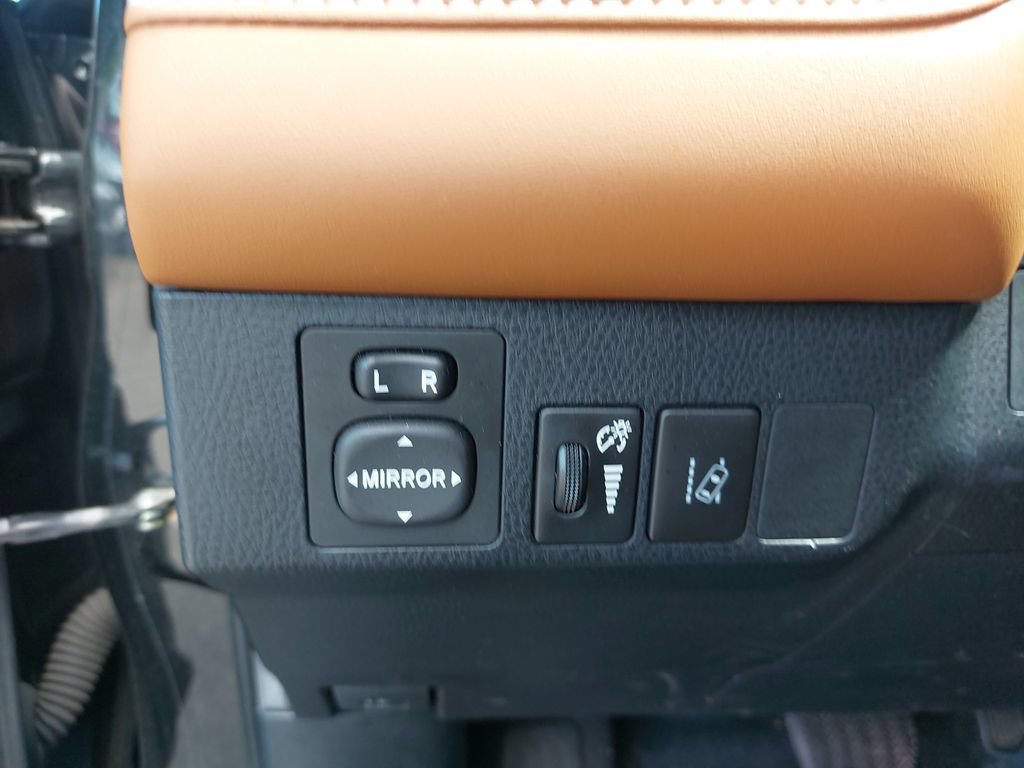 Used 2017 Toyota RAV4 Limited w/ Advanced Technology Package AWD/4WD image 23