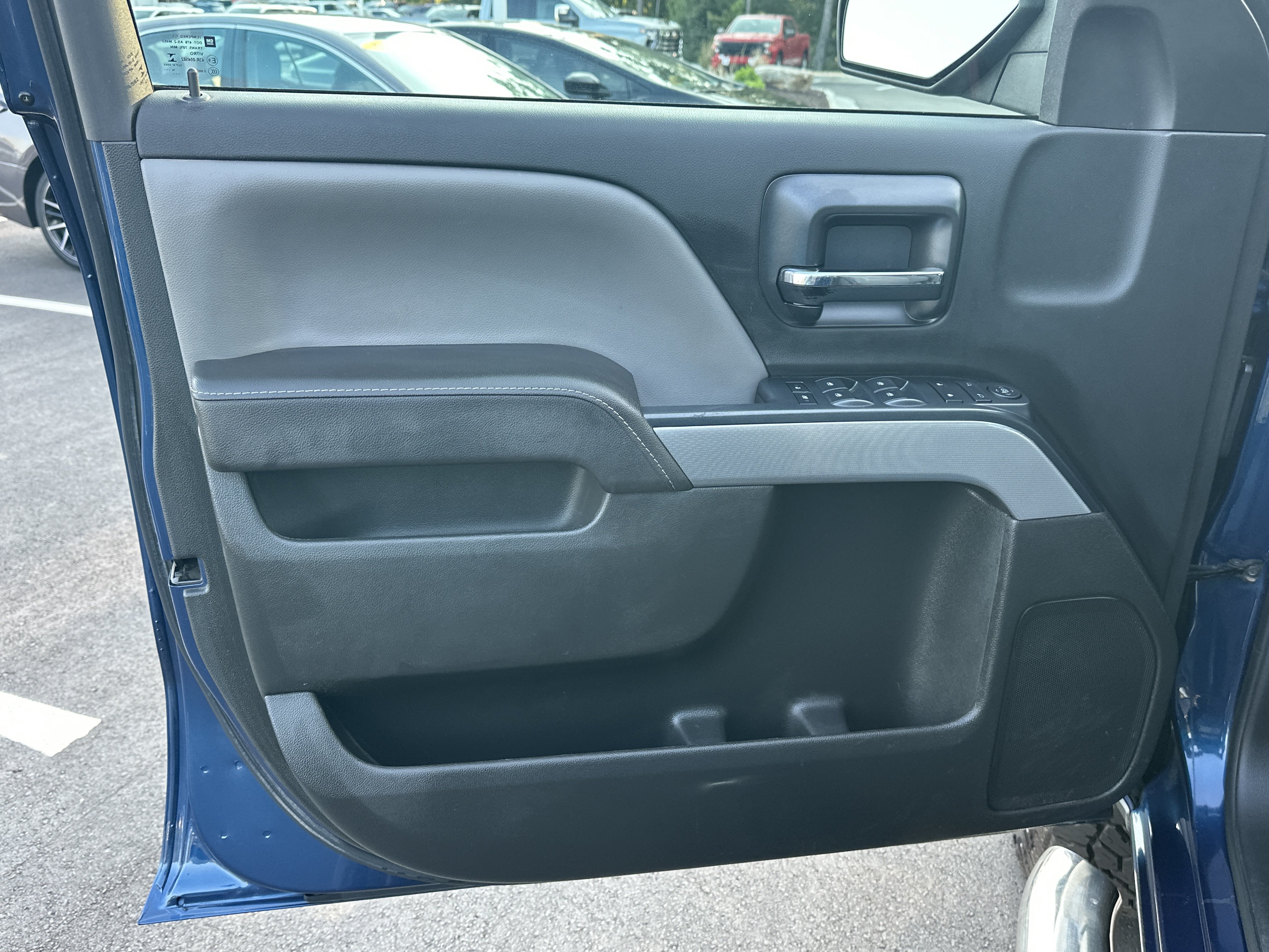 Used 2017 Chevrolet Silverado 1500 LT w/ All Star Edition AWD/4WD image 11