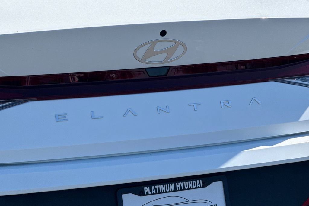 New 2026 Hyundai Elantra SE image 21