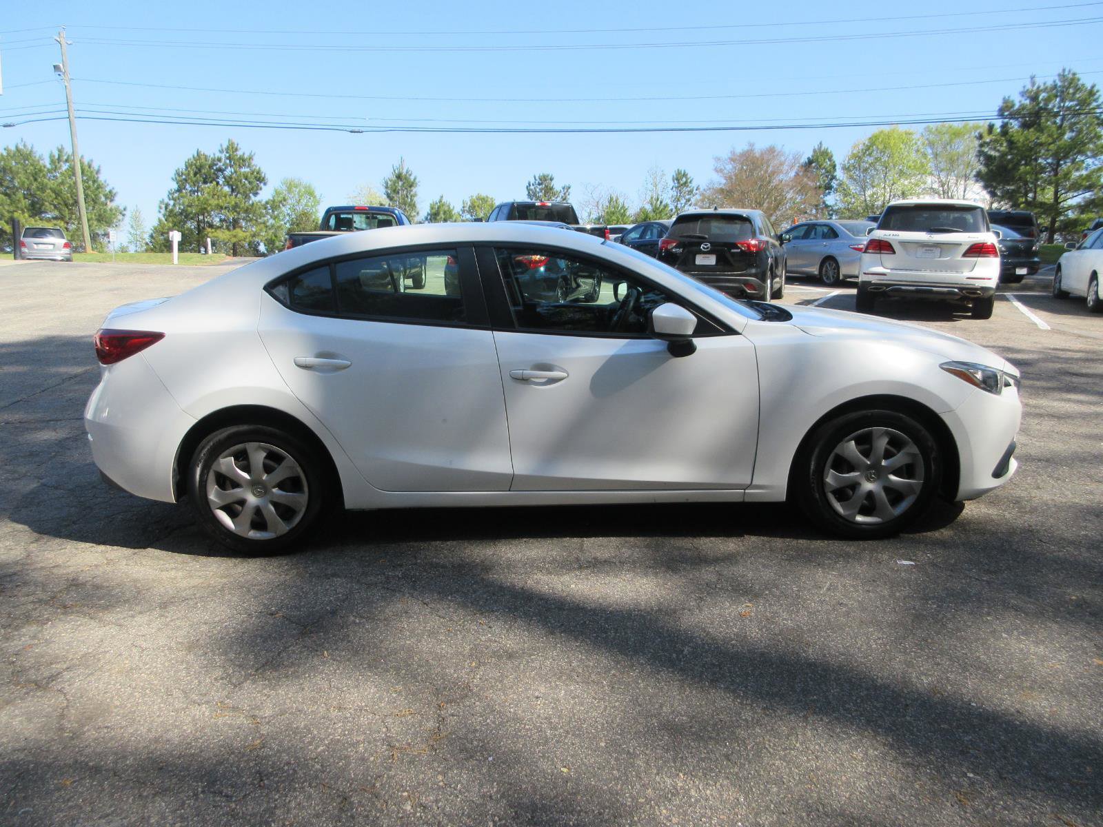 Used 2015 MAZDA MAZDA3 i Sport FWD image 4