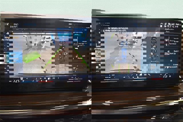 New 2026 BMW X5 xDrive50e w/ Premium Package image 30