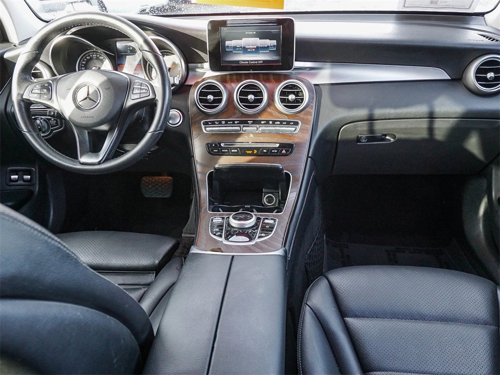 Used 2019 Mercedes-Benz GLC 350e 4MATIC image 13