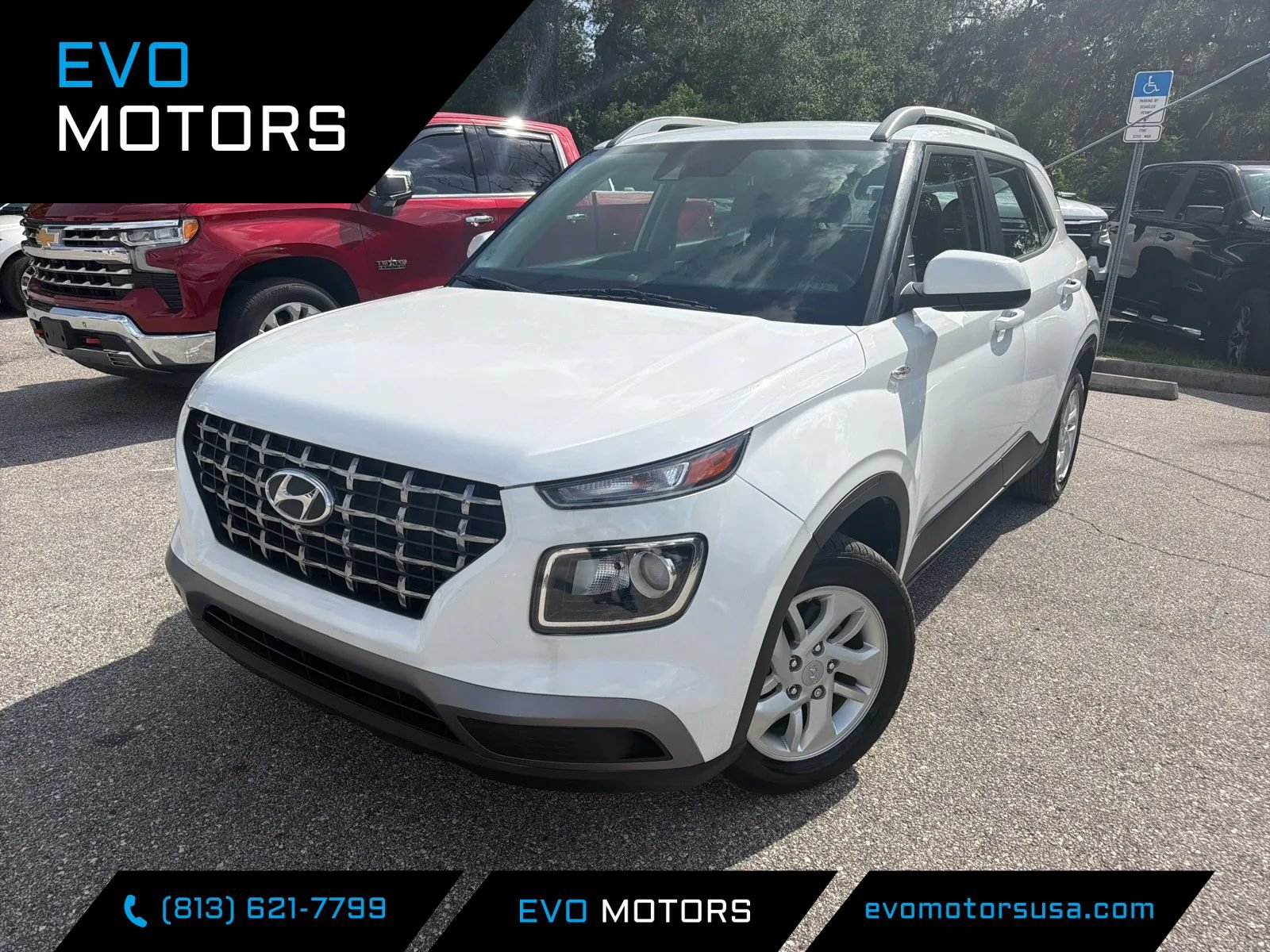 Used 2020 Hyundai Venue SEL FWD image 1