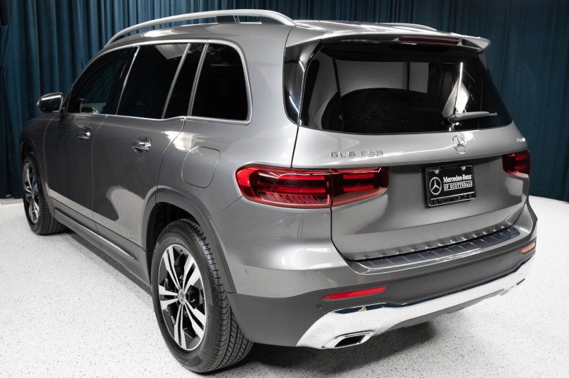 Certified 2026 Mercedes-Benz GLB 250 4MATIC image 7