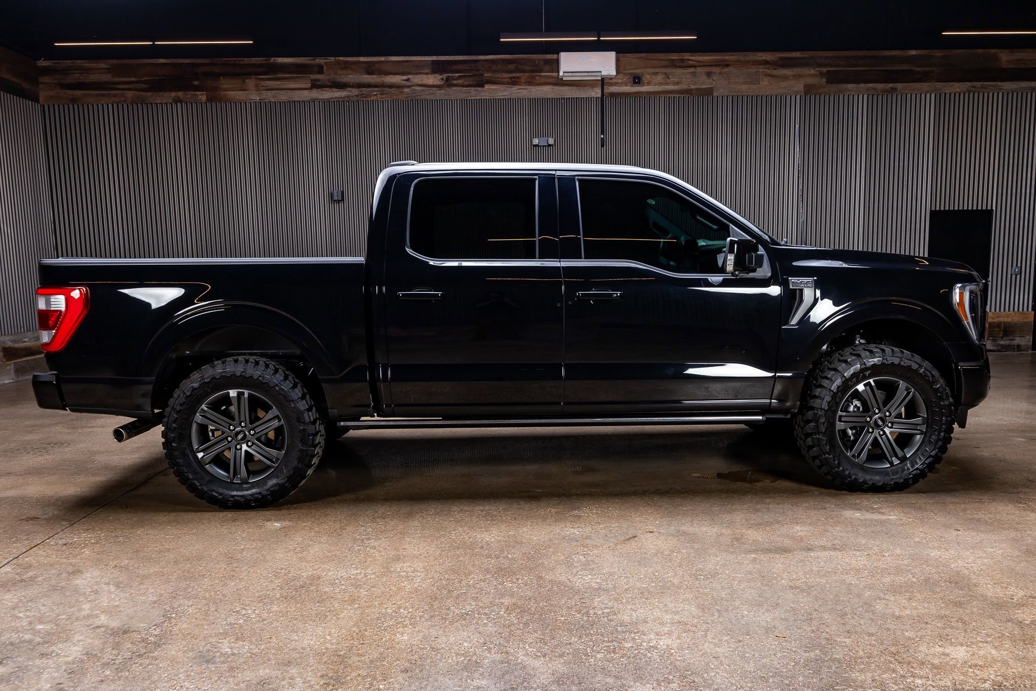 Used 2023 Ford F150 Lariat w/ Equipment Group 502A High image 10