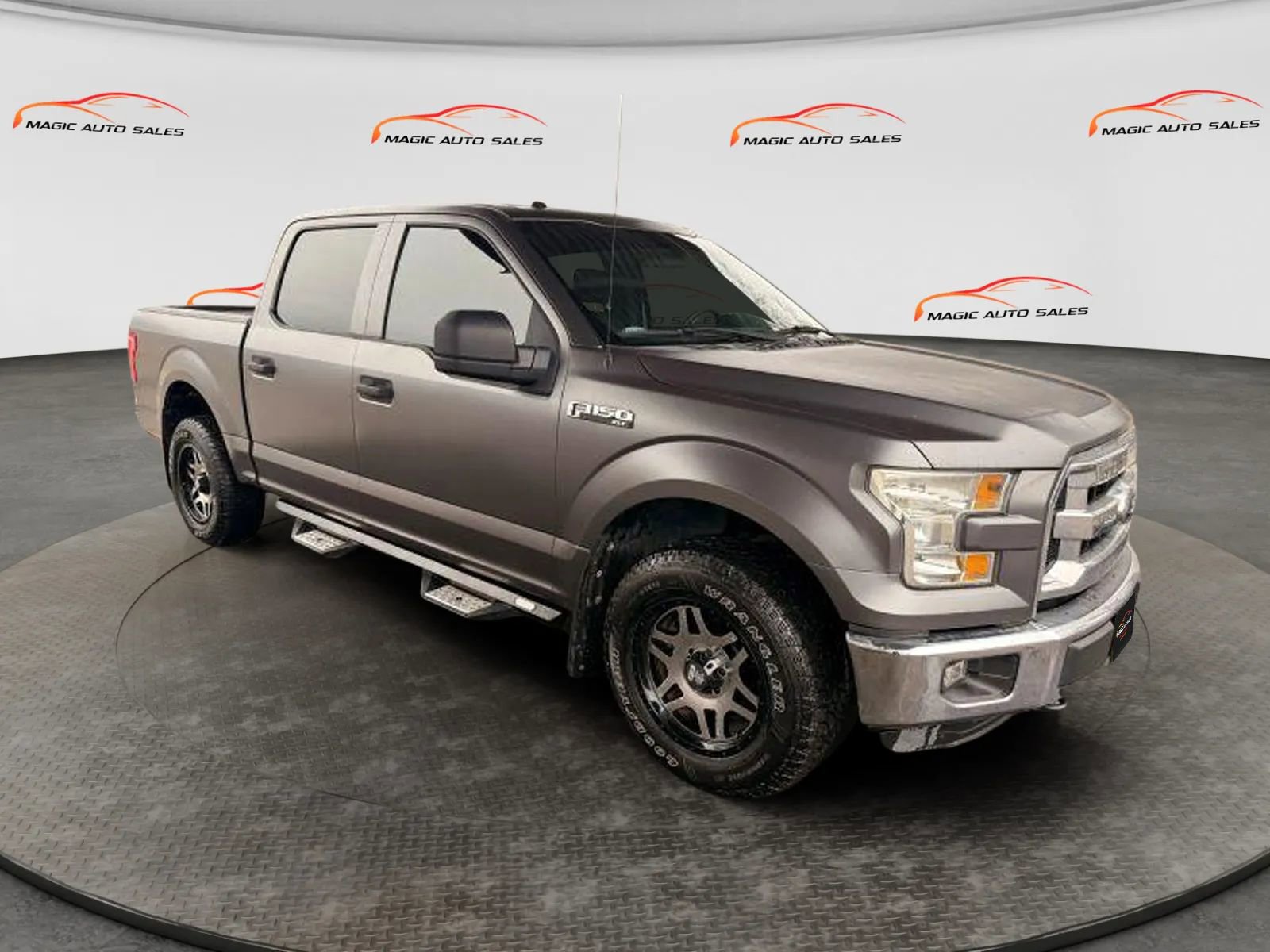 Used 2015 Ford F150 XLT image 5