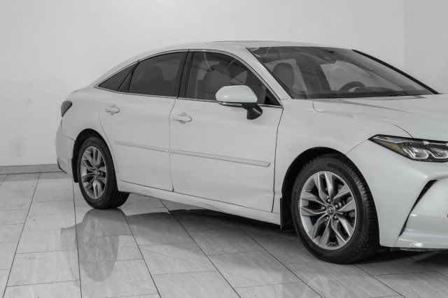 Used 2019 Toyota Avalon XLE w/ Moonroof Package image 61