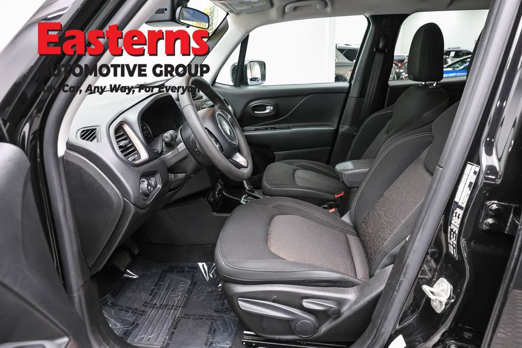 Used 2023 Jeep Renegade Latitude AWD/4WD image 14