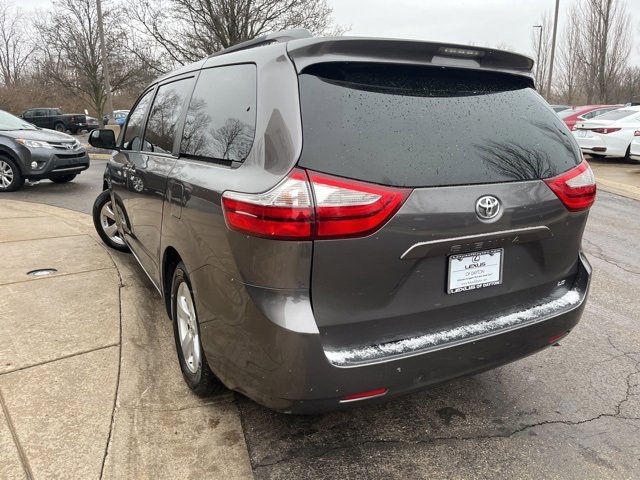 Used 2015 Toyota Sienna LE image 6