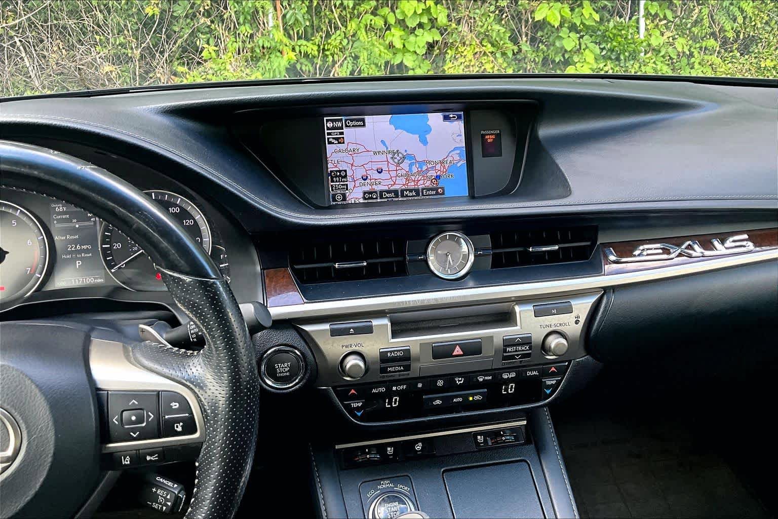 Used 2016 Lexus ES 350 w/ Navigation System Package FWD image 7