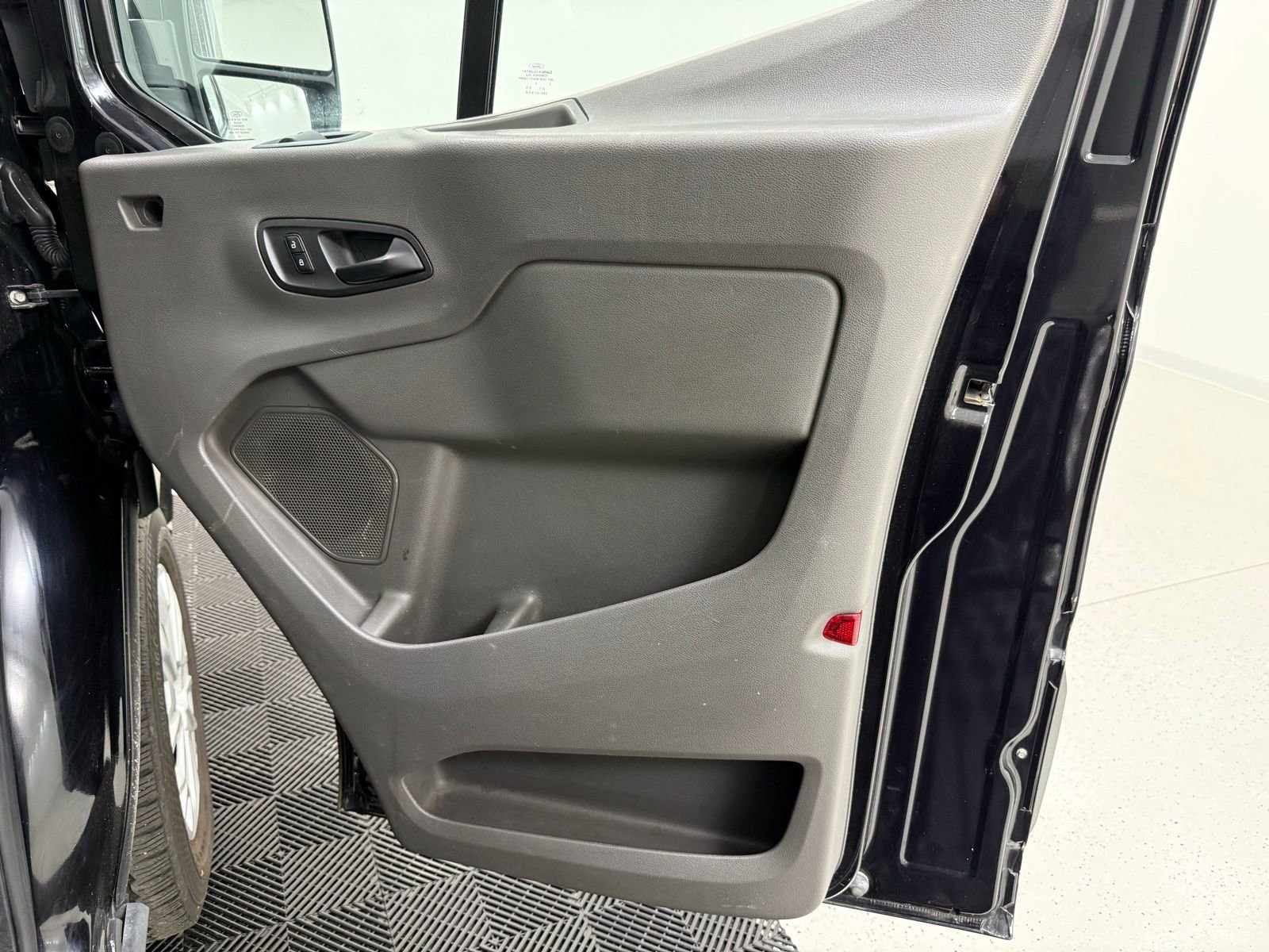 Used 2021 Ford Transit 350 XLT image 26