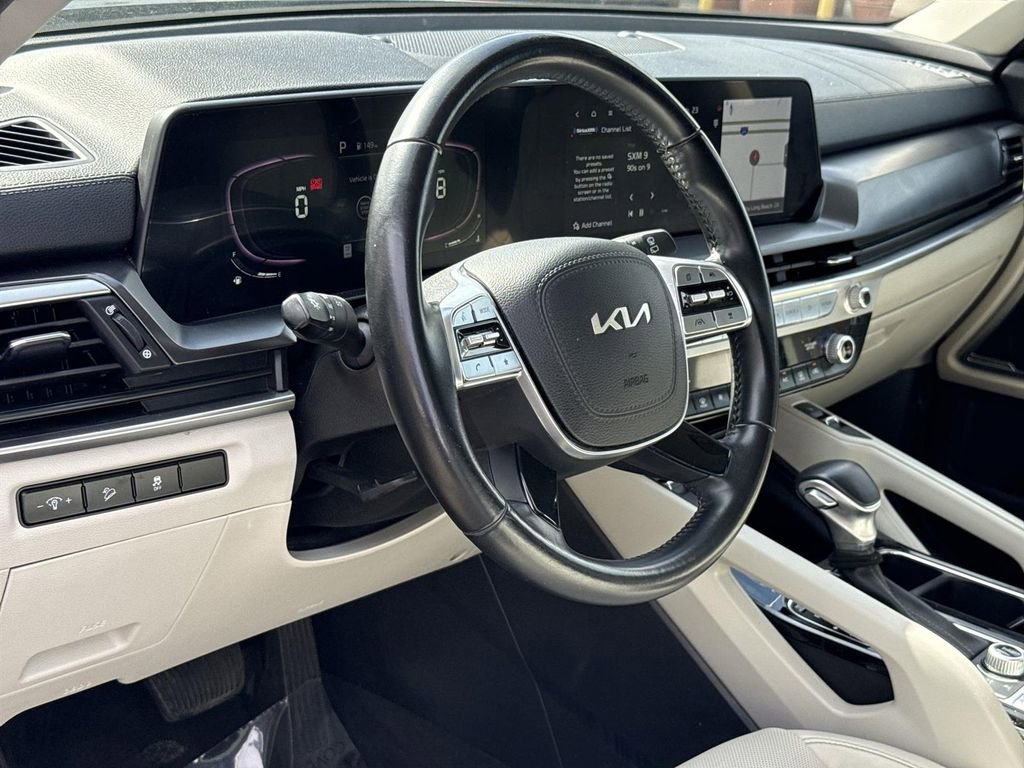 Used 2023 Kia Telluride S image 9