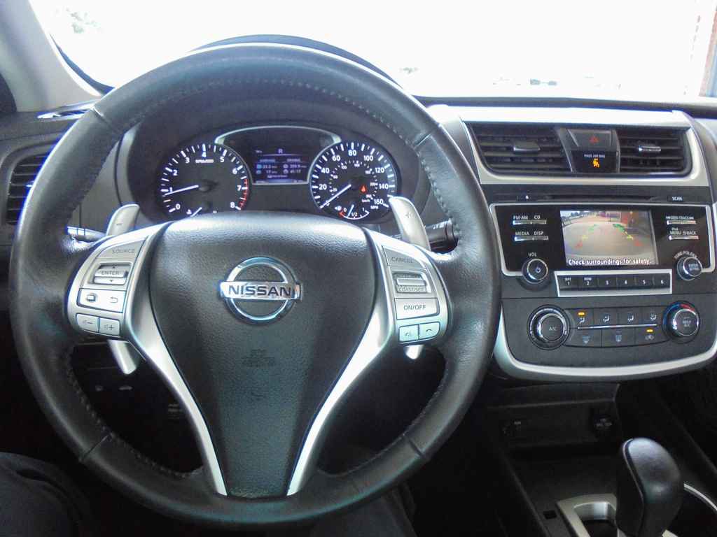Used 2017 Nissan Altima 2.5 SR FWD image 6