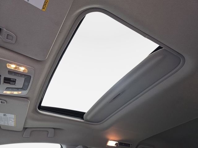 Used 2024 Toyota Sienna XLE FWD image 27