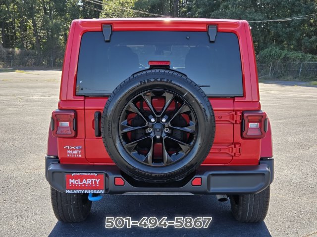 Used 2024 Jeep Wrangler Unlimited Sahara AWD/4WD image 4
